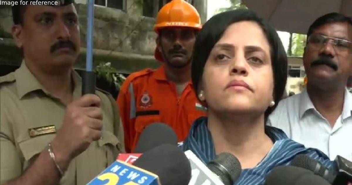 Mumbai: 12 people rescued, one dead in Kurla building collapse